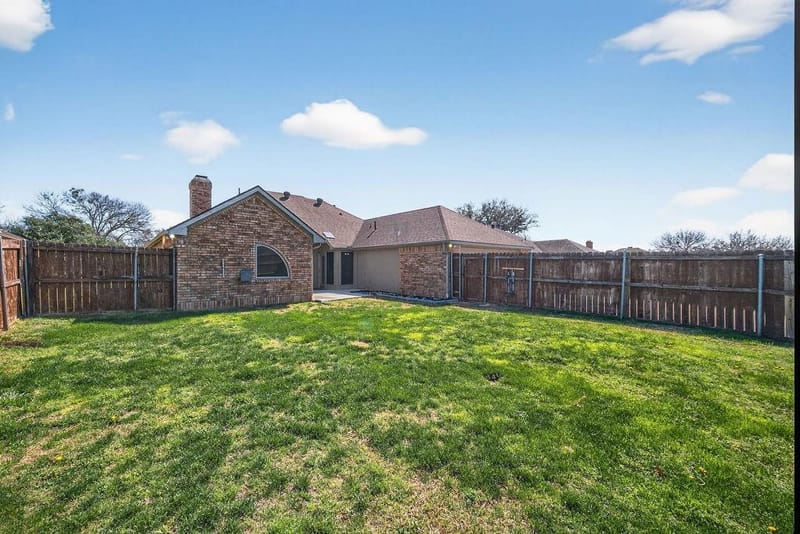 2229 Country Valley Road, Garland TX 75041 - Photo 6