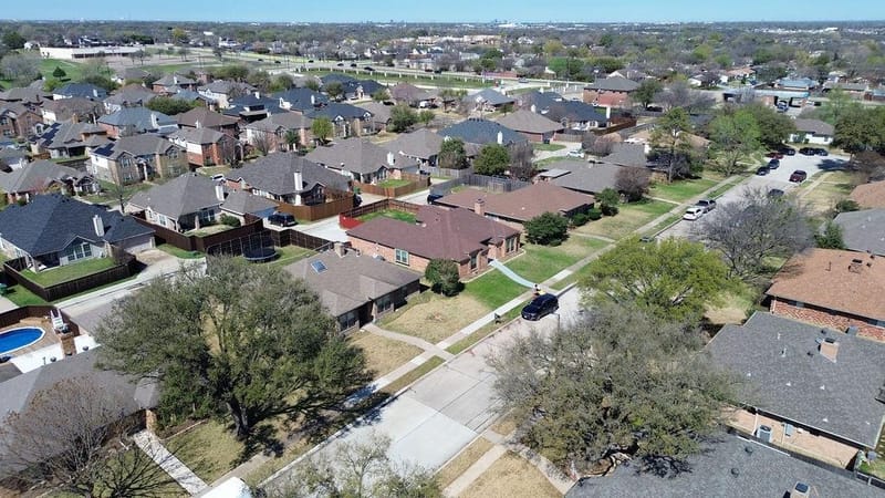 2229 Country Valley Road, Garland TX 75041 - Photo 28