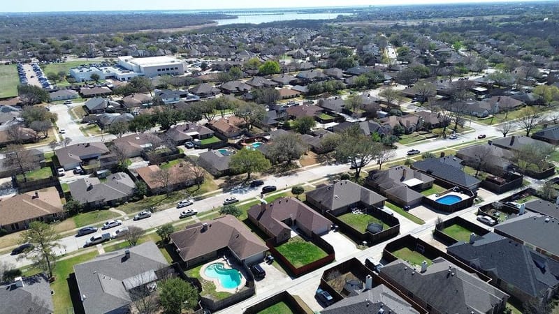2229 Country Valley Road, Garland TX 75041 - Photo 30