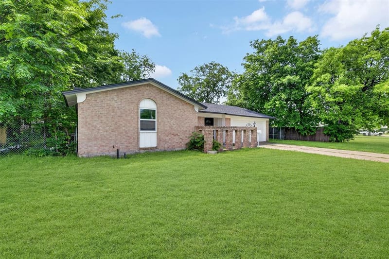 6412 Embassy Drive, Forest Hill TX 76119 - Photo 39