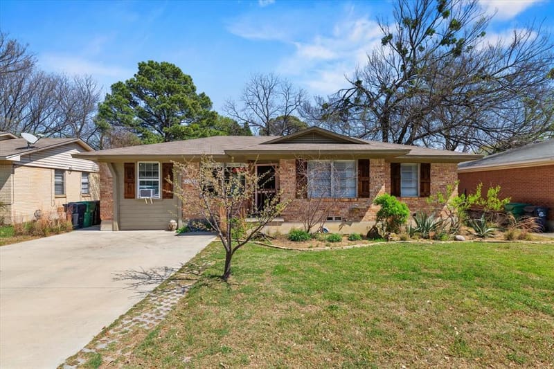 2008 Redwood Place, Denton TX 76209 - Photo 2