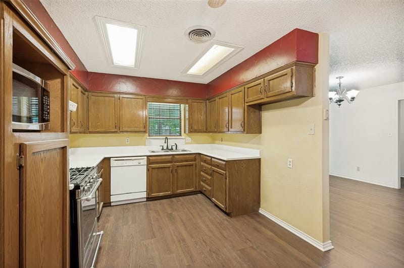 508 S Pedigo Street, Pilot Point TX 76258 - Photo 9