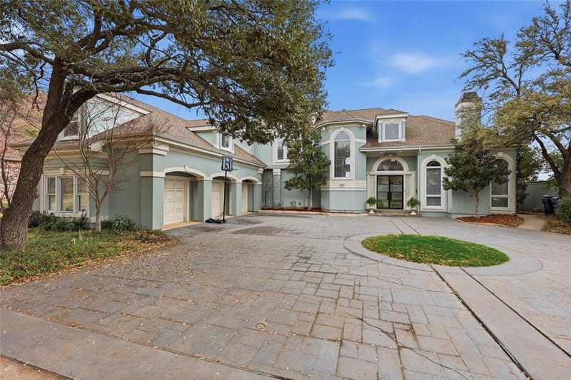 7204 Round Hill Road, McKinney TX 75072 - Photo 2