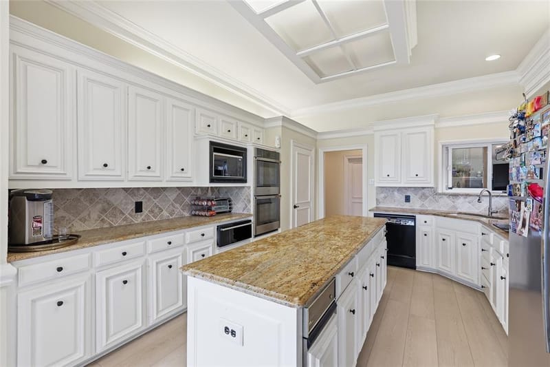 7204 Round Hill Road, McKinney TX 75072 - Photo 10