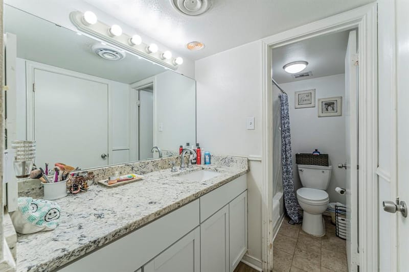 558 E Avenue J # B, Grand Prairie TX 75050 - Photo 8