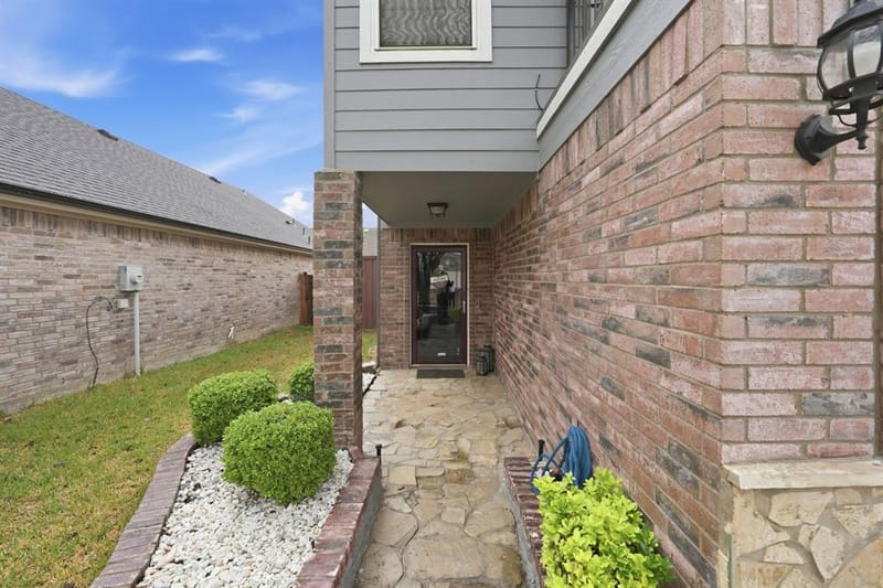 8342 Timberbrook Lane, Dallas TX 75249 - Photo 9