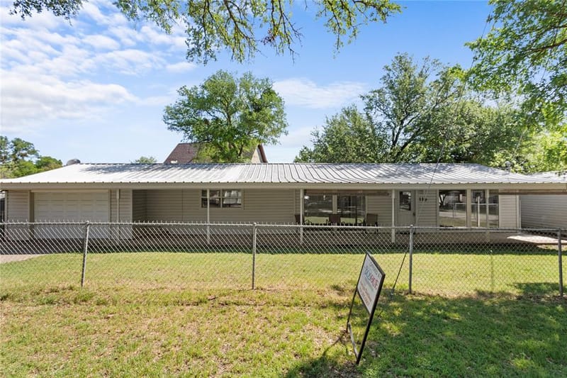 116 County Road 1751, Clifton TX 76634 - Photo 2
