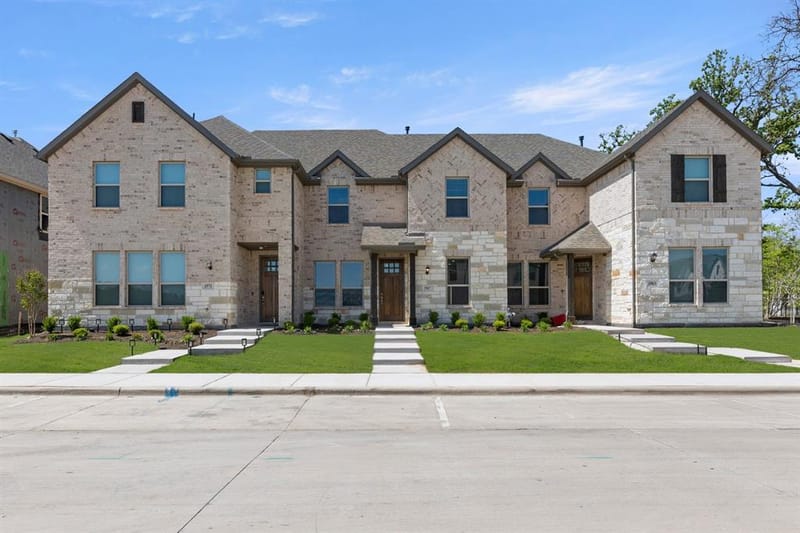 1967 Gentle Oak Trail, Corinth TX 76210