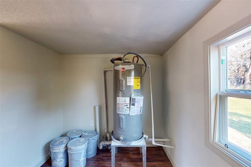 2842 Carlson Drive, Dallas TX 75235 - Photo 15