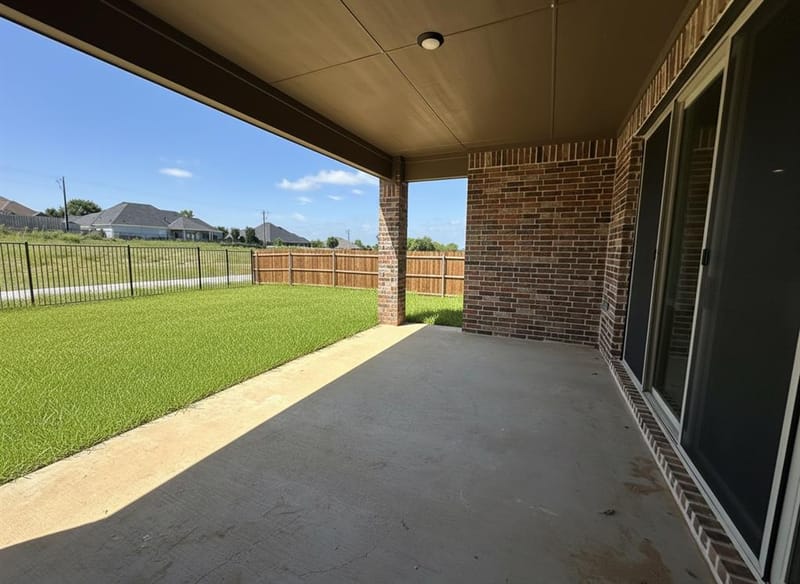 2009 Belle Lagos Ln, Cleburne TX 76033 - Photo 18