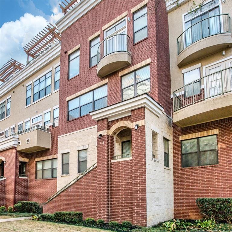 1201 Beaconsfield Lane # 108, Arlington TX 76011 - Photo 2