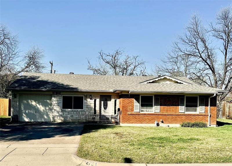 4704 Carlyle Drive, Fort Worth TX 76132