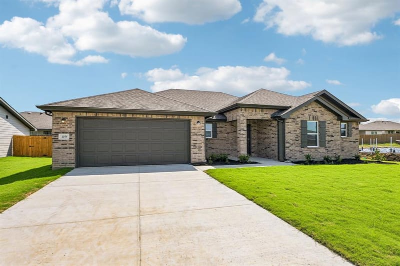 119 Annabelle Street, Cleburne TX 76031 - Photo 2