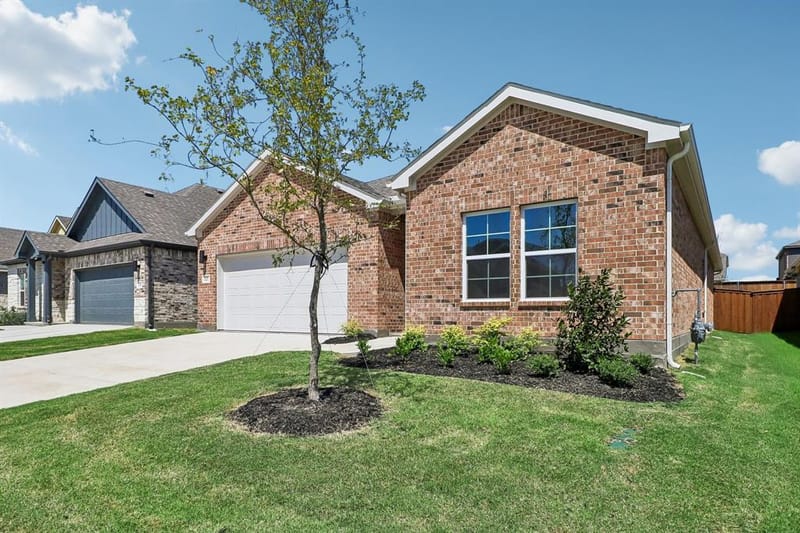 727 Carson Drive, Forney TX 75126 - Photo 2