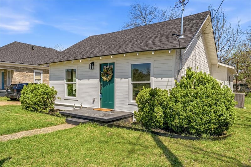 815 Garrison Street, Waco TX 76704 - Photo 2