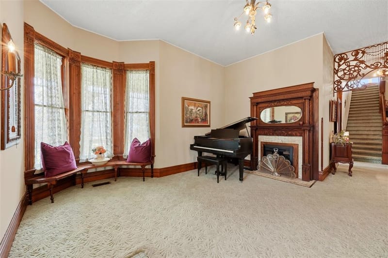 306 E Tarrant Street, Bowie TX 76230 - Photo 6
