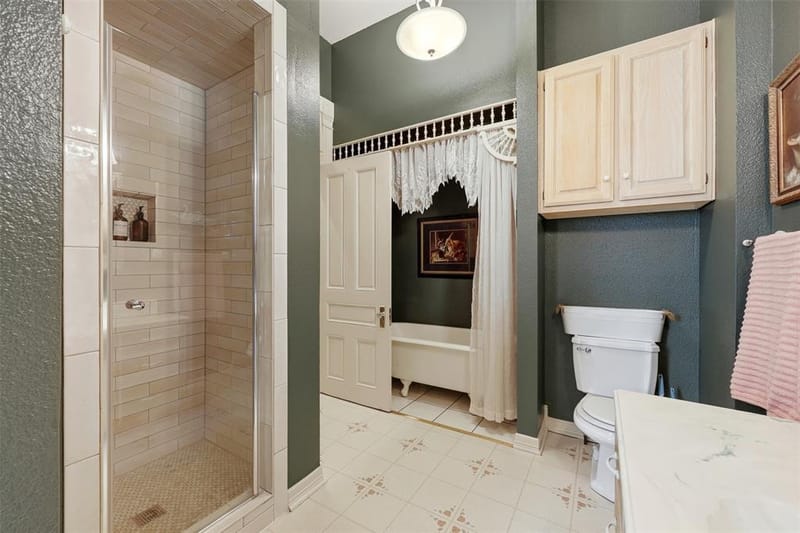 306 E Tarrant Street, Bowie TX 76230 - Photo 17