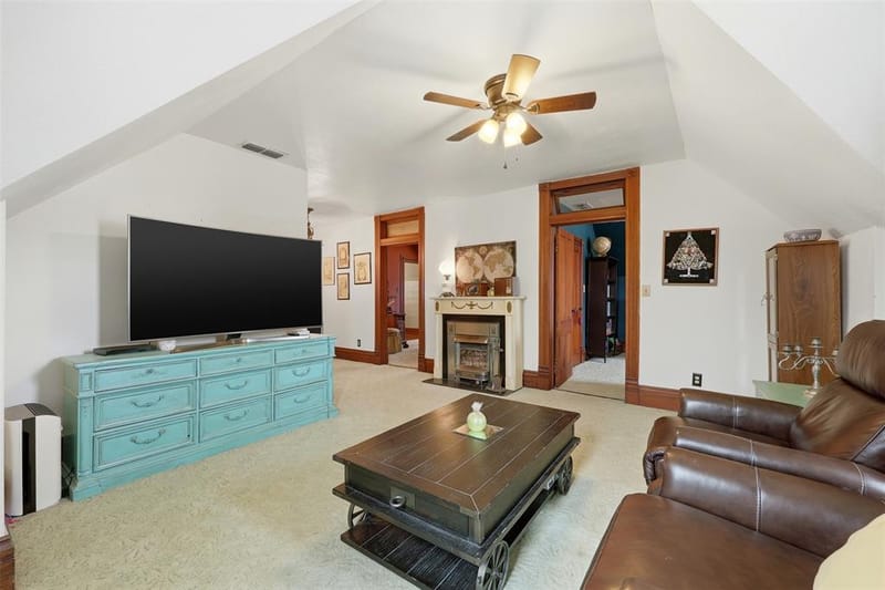 306 E Tarrant Street, Bowie TX 76230 - Photo 28