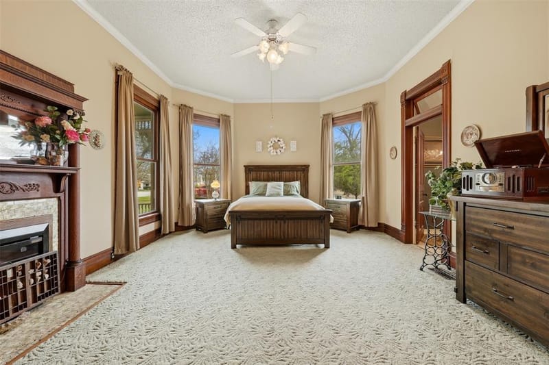 306 E Tarrant Street, Bowie TX 76230 - Photo 15