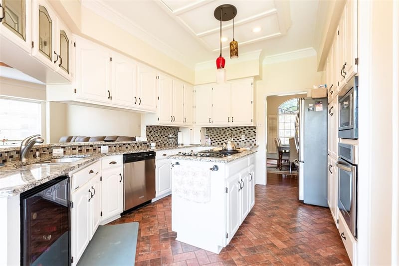 910 Kings Court, Duncanville TX 75137 - Photo 11