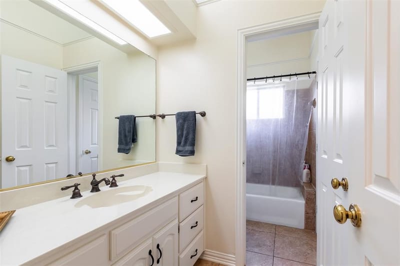 910 Kings Court, Duncanville TX 75137 - Photo 21