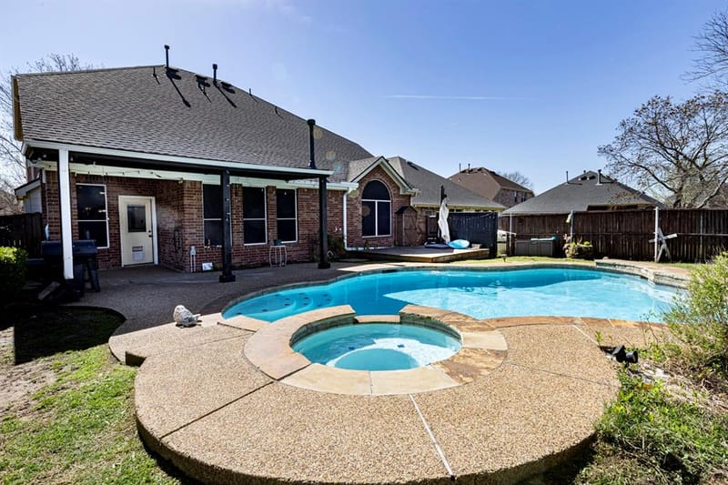 9509 Glenshee Drive, Rowlett TX 75089 - Photo 2