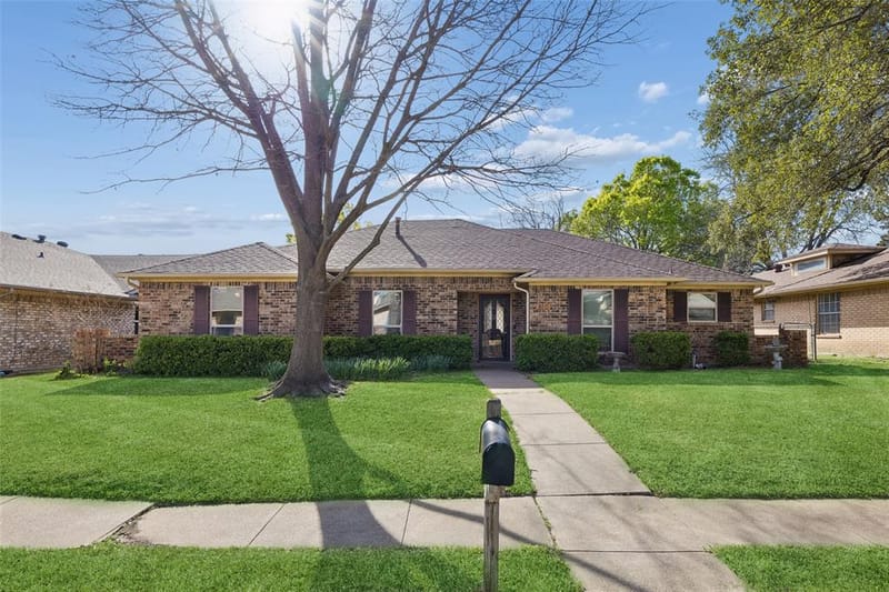 810 Meadowgate Drive, Garland TX 75040 - Photo 2