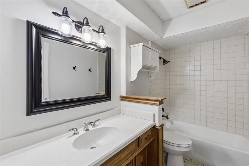 810 Meadowgate Drive, Garland TX 75040 - Photo 22