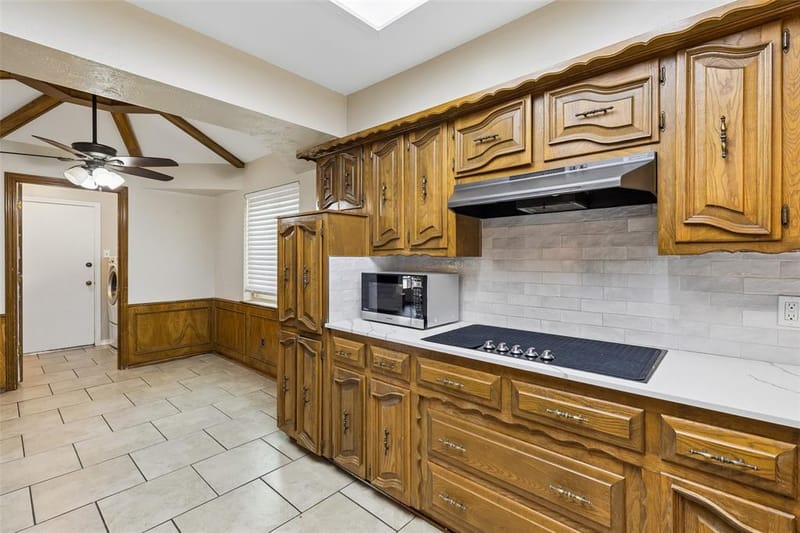 810 Meadowgate Drive, Garland TX 75040 - Photo 10