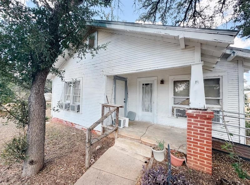 3410 Austin Avenue, Brownwood TX 76801 - Photo 2