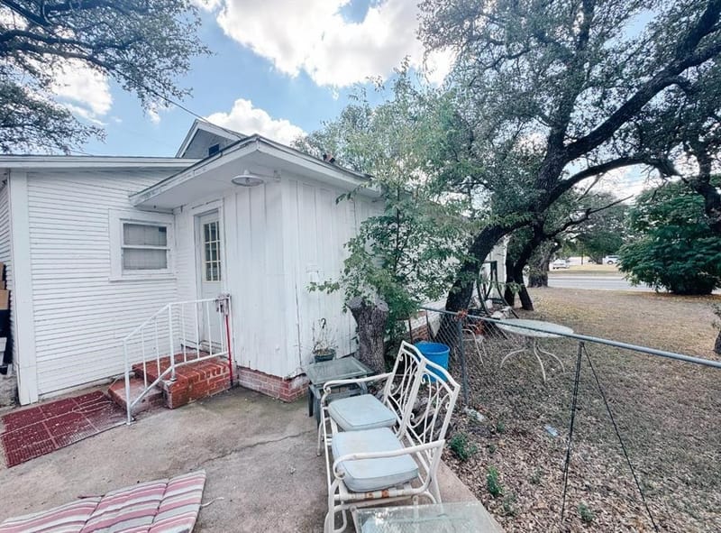 3410 Austin Avenue, Brownwood TX 76801 - Photo 6