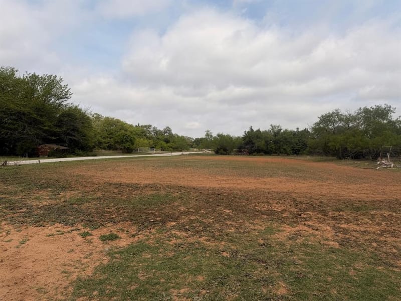 2548 County Road 2690, Alvord TX 76225 - Photo 10