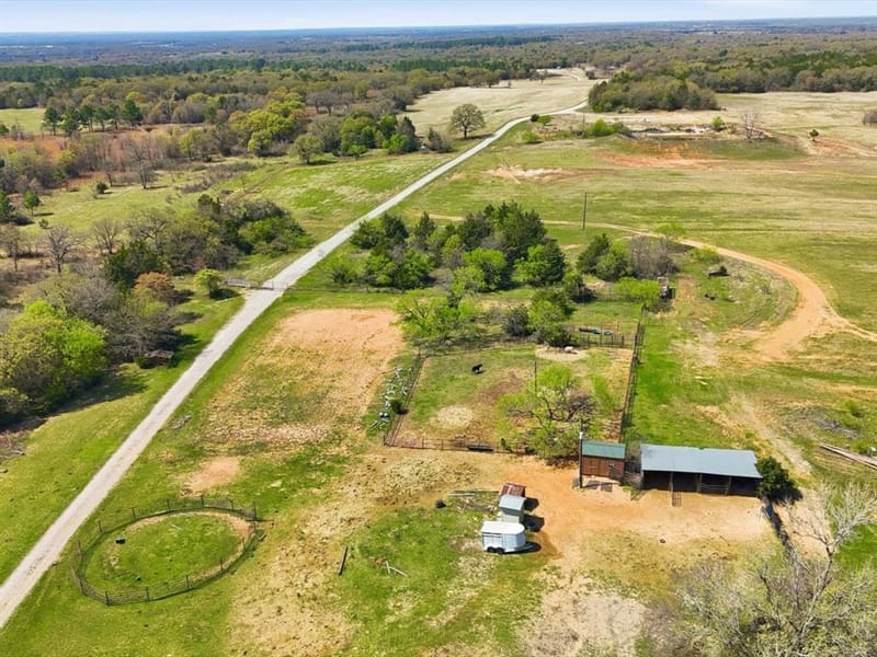 2548 County Road 2690, Alvord TX 76225 - Photo 4