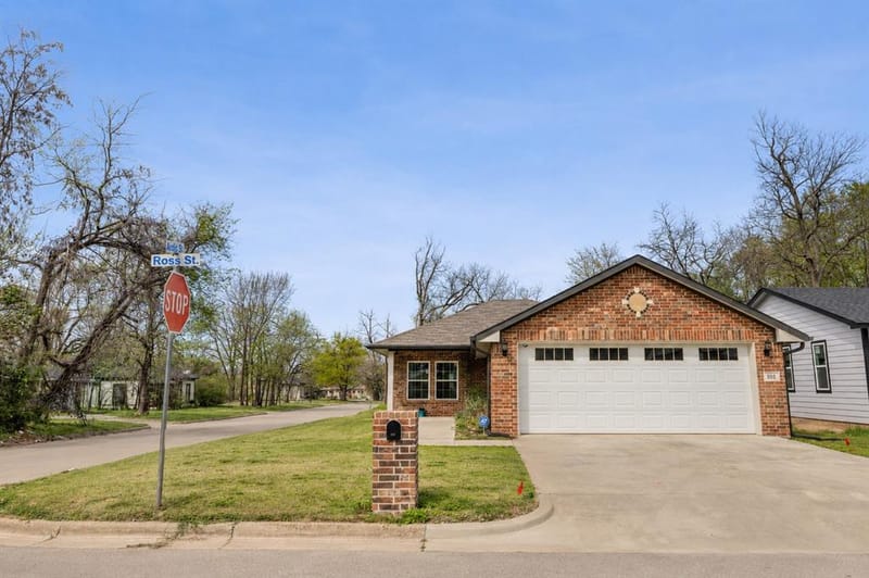 101 Ross Street W, Sulphur Springs TX 75482 - Photo 2