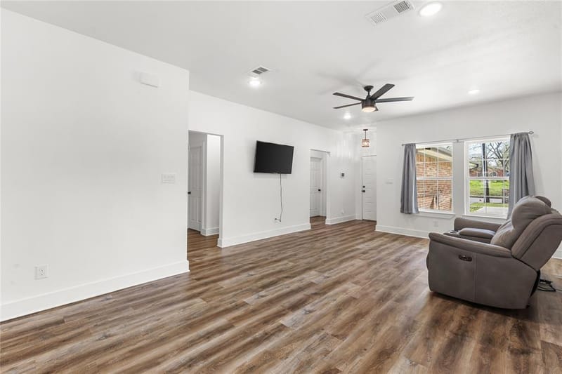 101 Ross Street W, Sulphur Springs TX 75482 - Photo 6