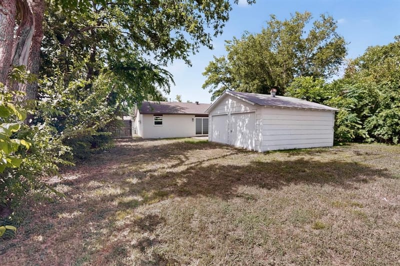 1304 Glynn Oaks Drive, Arlington TX 76010 - Photo 20