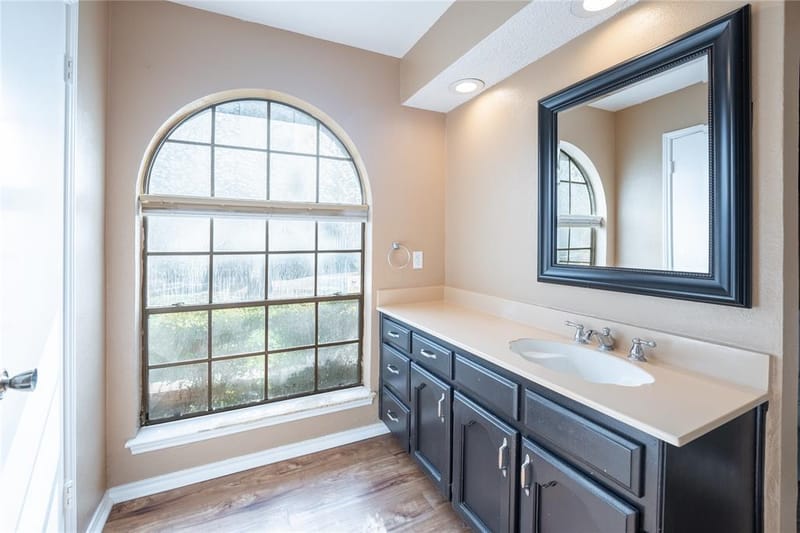 604 Windgate Court, Arlington TX 76012 - Photo 13