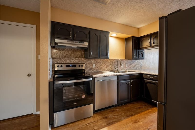 604 Windgate Court, Arlington TX 76012 - Photo 7