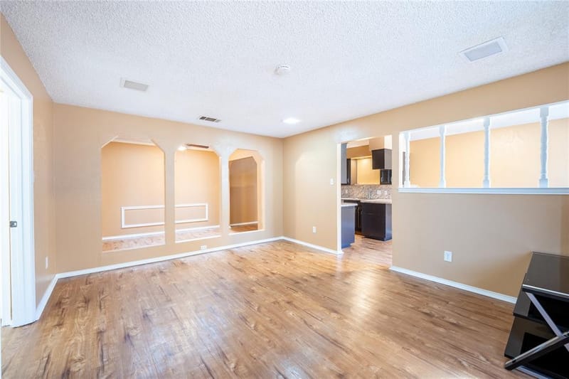 604 Windgate Court, Arlington TX 76012 - Photo 3