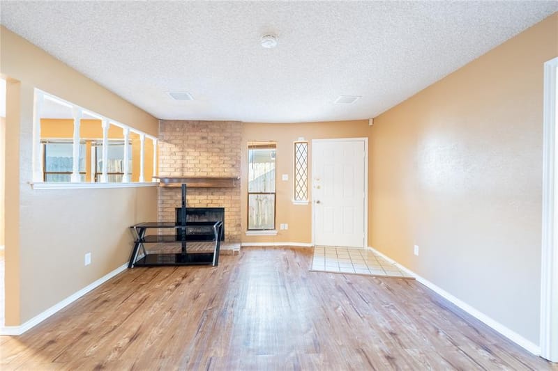 604 Windgate Court, Arlington TX 76012 - Photo 4