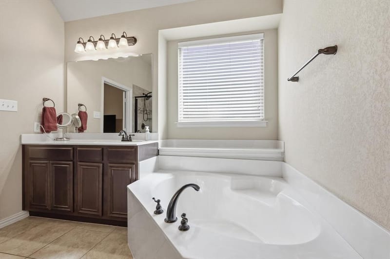 1029 Albany Drive, Fort Worth TX 76131 - Photo 17