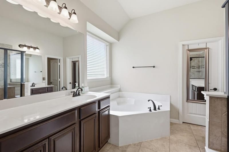 1029 Albany Drive, Fort Worth TX 76131 - Photo 15