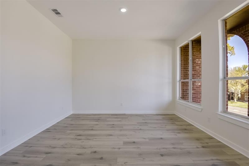 2916 Forestwood Drive, Arlington TX 76006 - Photo 5
