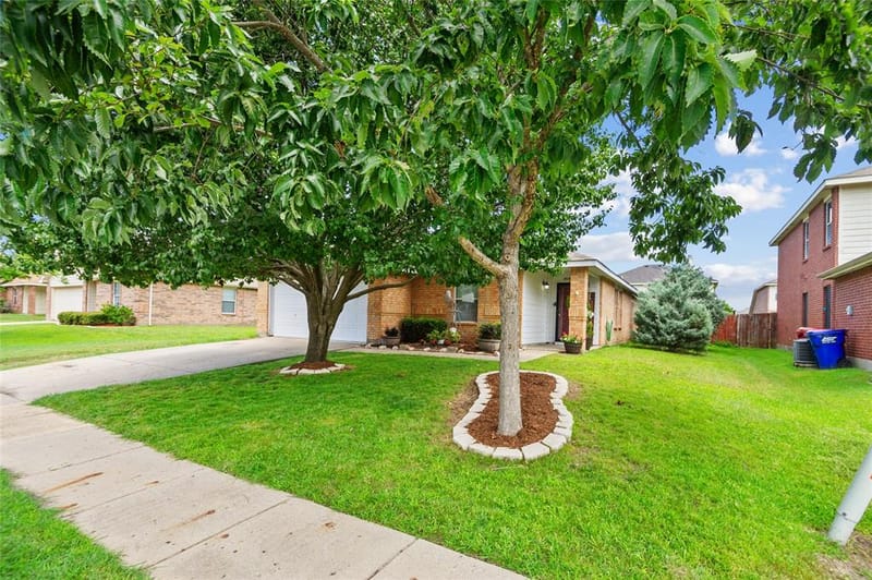 2708 Redwood Street, Royse City TX 75189