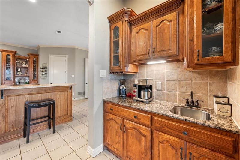 2703 Katherine Court, Dalworthington Gardens TX 76016 - Photo 10