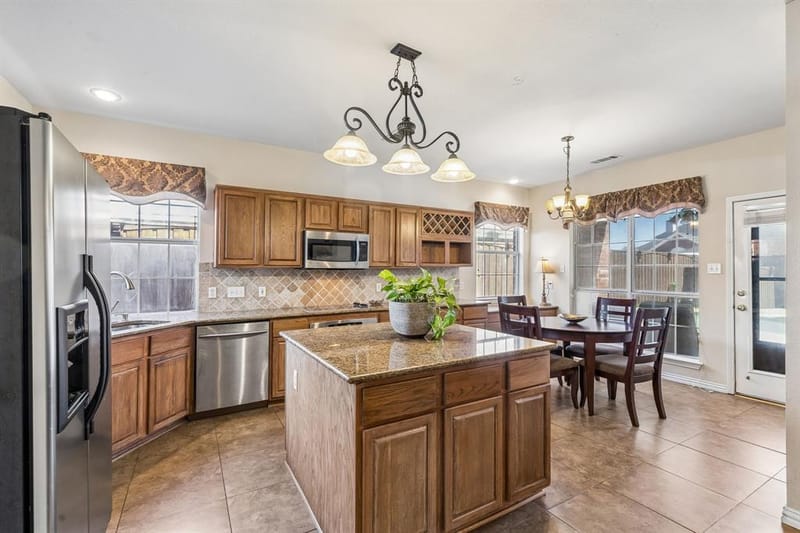 2710 Winterberry Drive, Rowlett TX 75089 - Photo 9