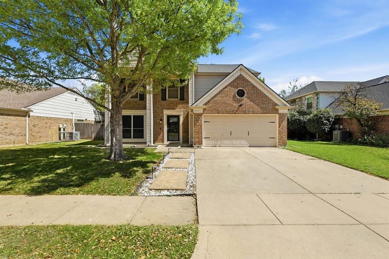 6824 Wooddale Drive, Watauga TX 76148