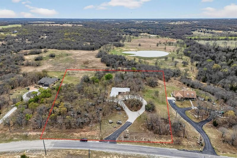 185 Silver Lakes Drive, Sunset TX 76270 - Photo 6