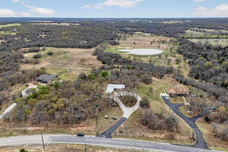 185 Silver Lakes Drive, Sunset TX 76270 - Photo 8