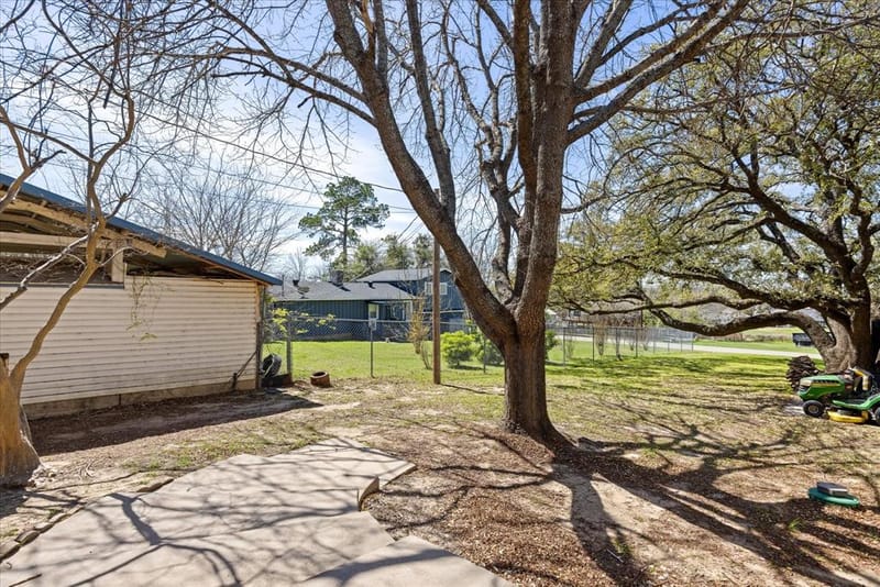 1701 Hitching Post Road, Granbury TX 76049 - Photo 23